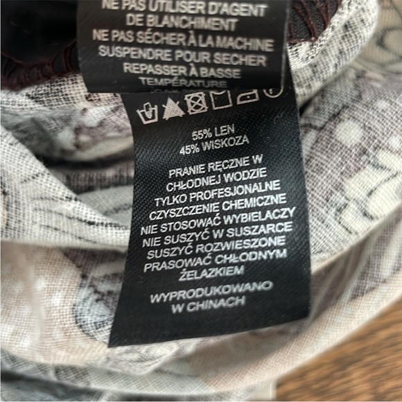 Joie Brown and Blue Floral Drawstring Waist Linen Blend
Shorts. Size 10. - Picture 12 of 13